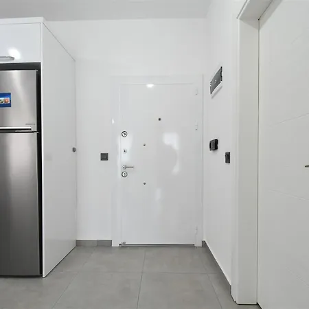 0032 Exodus Comfortable Furnished Flat In A Well-equipped Residential Complex Апартаменти